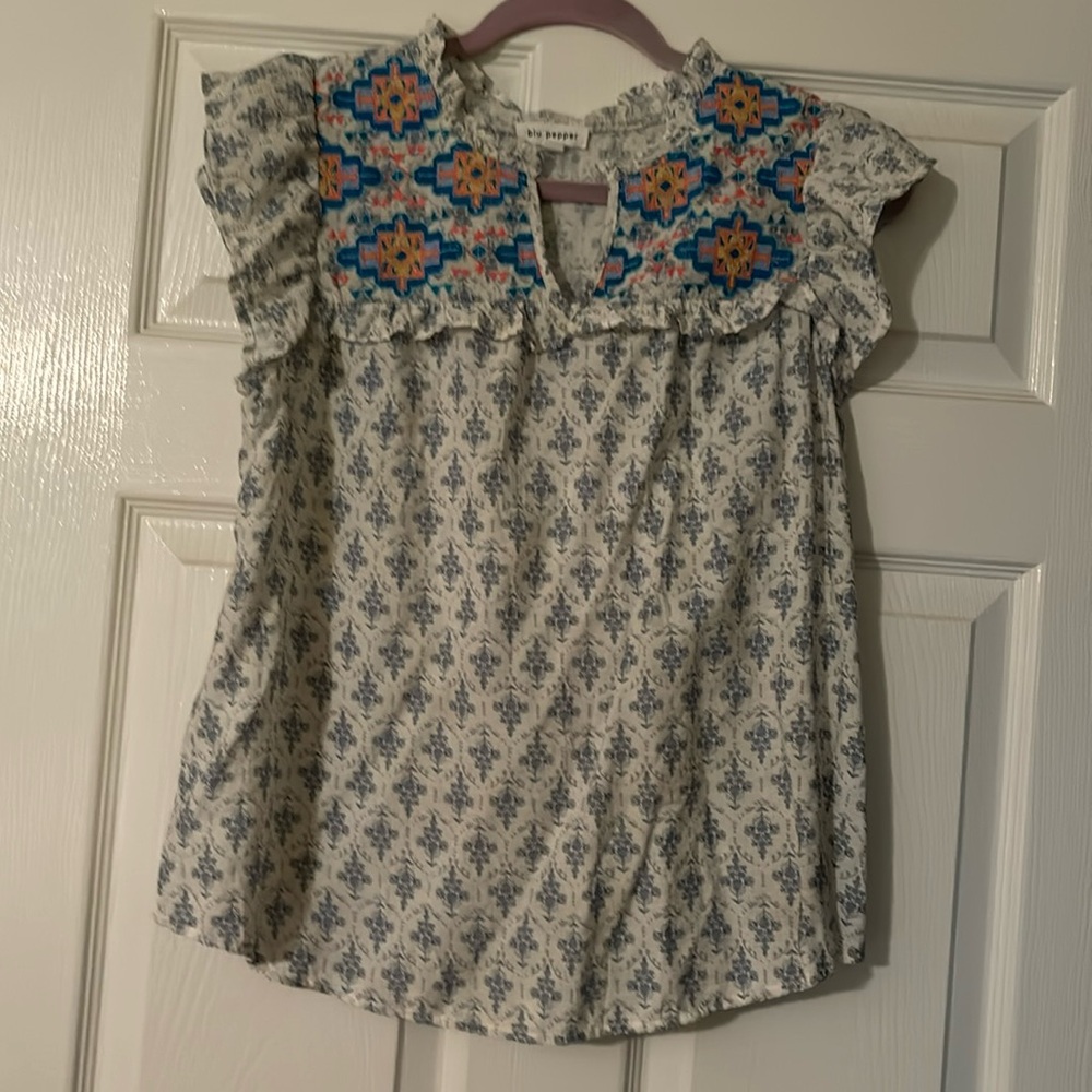 Euc Blu pepper top